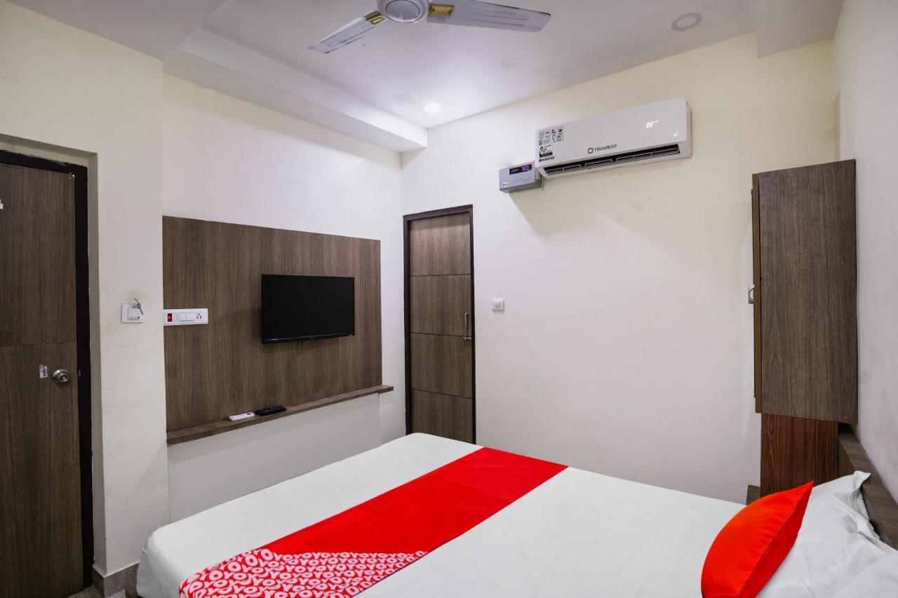 Oyo Flagship Pawan Park Hotel Vellore Bagian luar foto