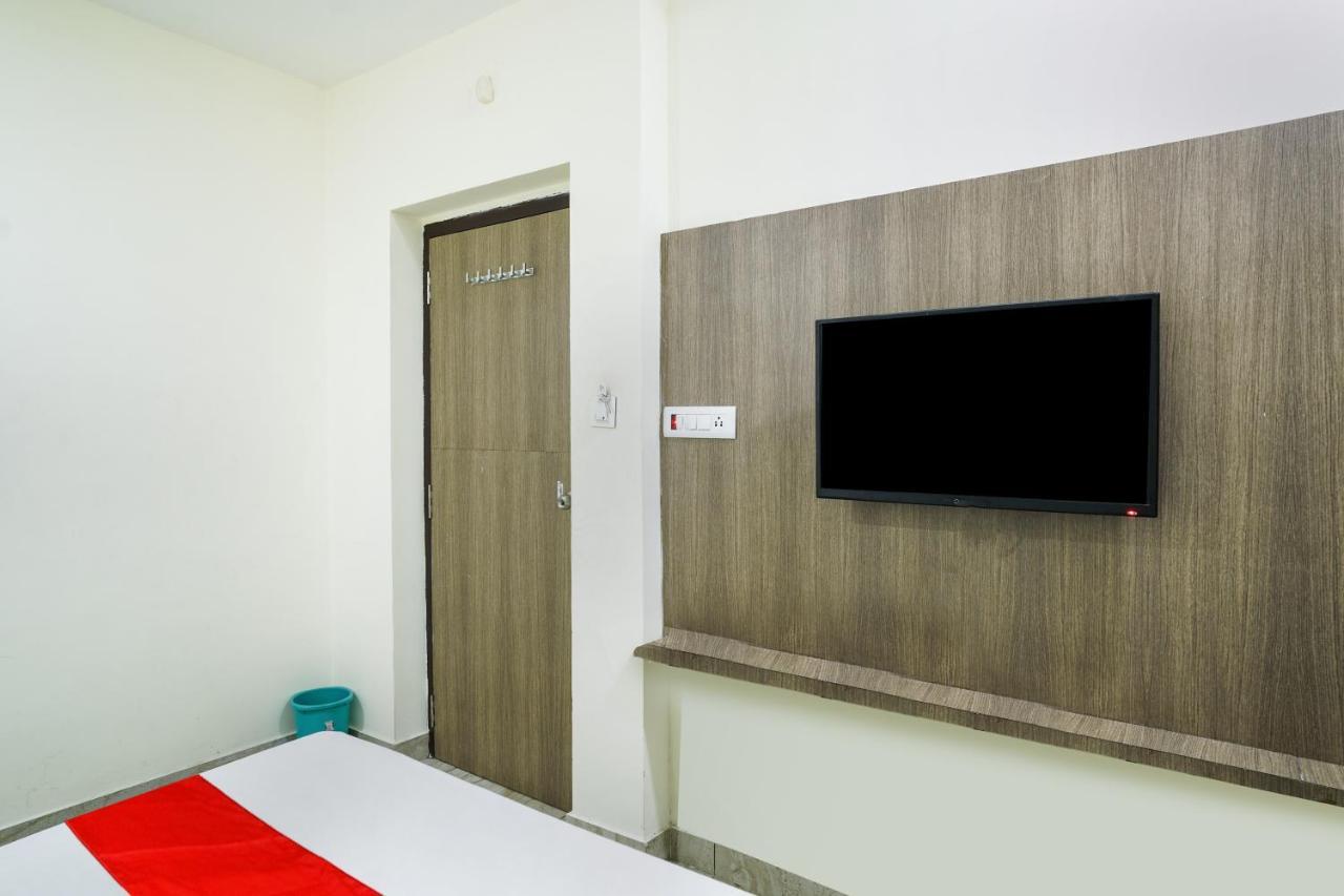 Oyo Flagship Pawan Park Hotel Vellore Bagian luar foto