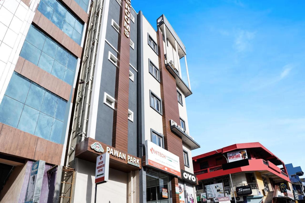Oyo Flagship Pawan Park Hotel Vellore Bagian luar foto