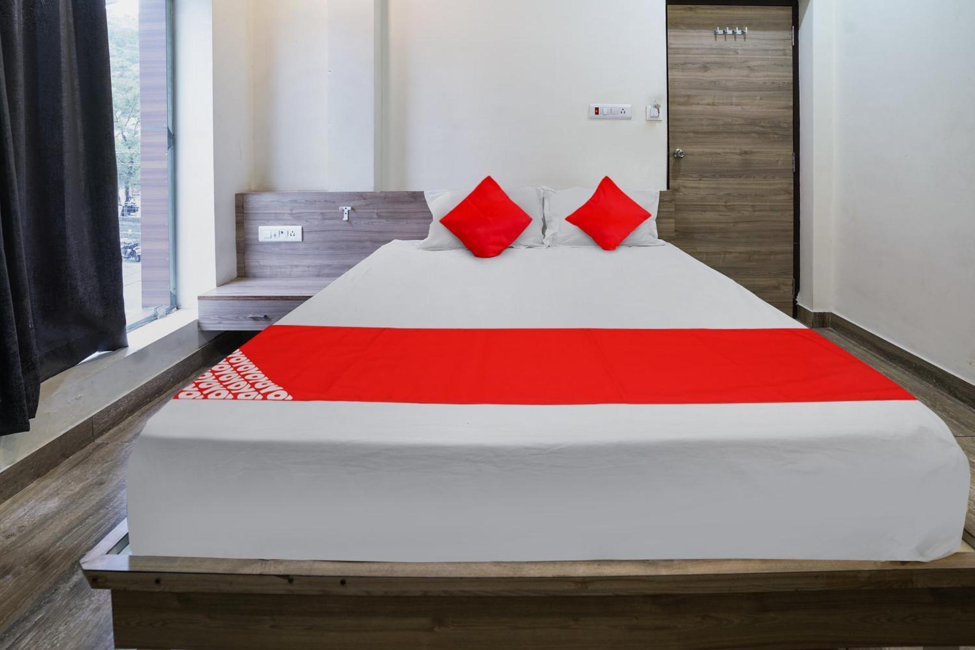 Oyo Flagship Pawan Park Hotel Vellore Bagian luar foto