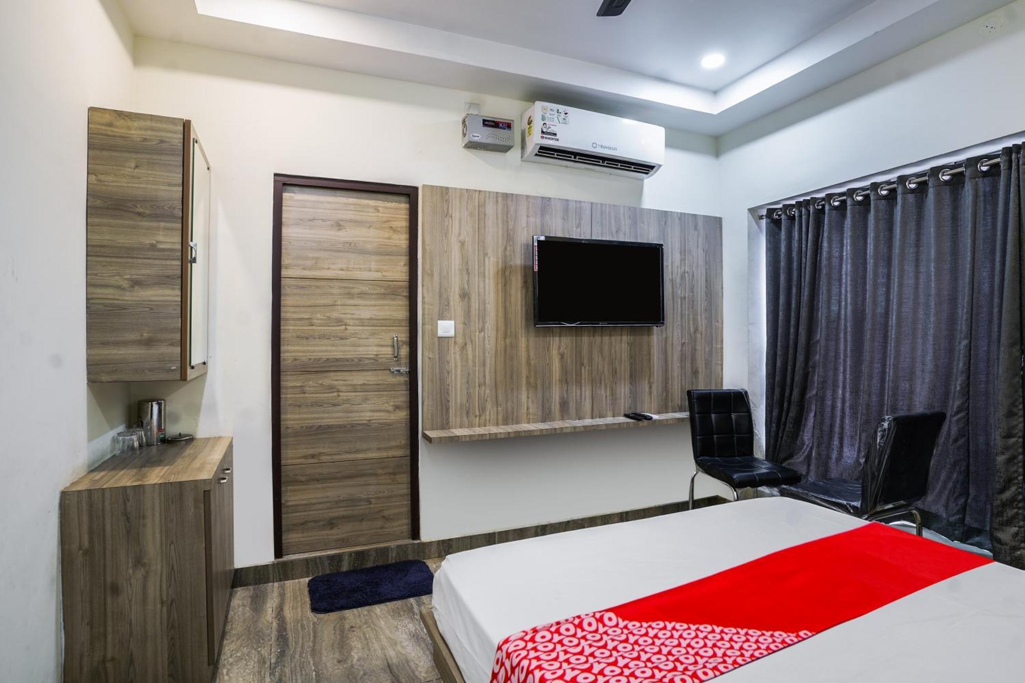Oyo Flagship Pawan Park Hotel Vellore Bagian luar foto